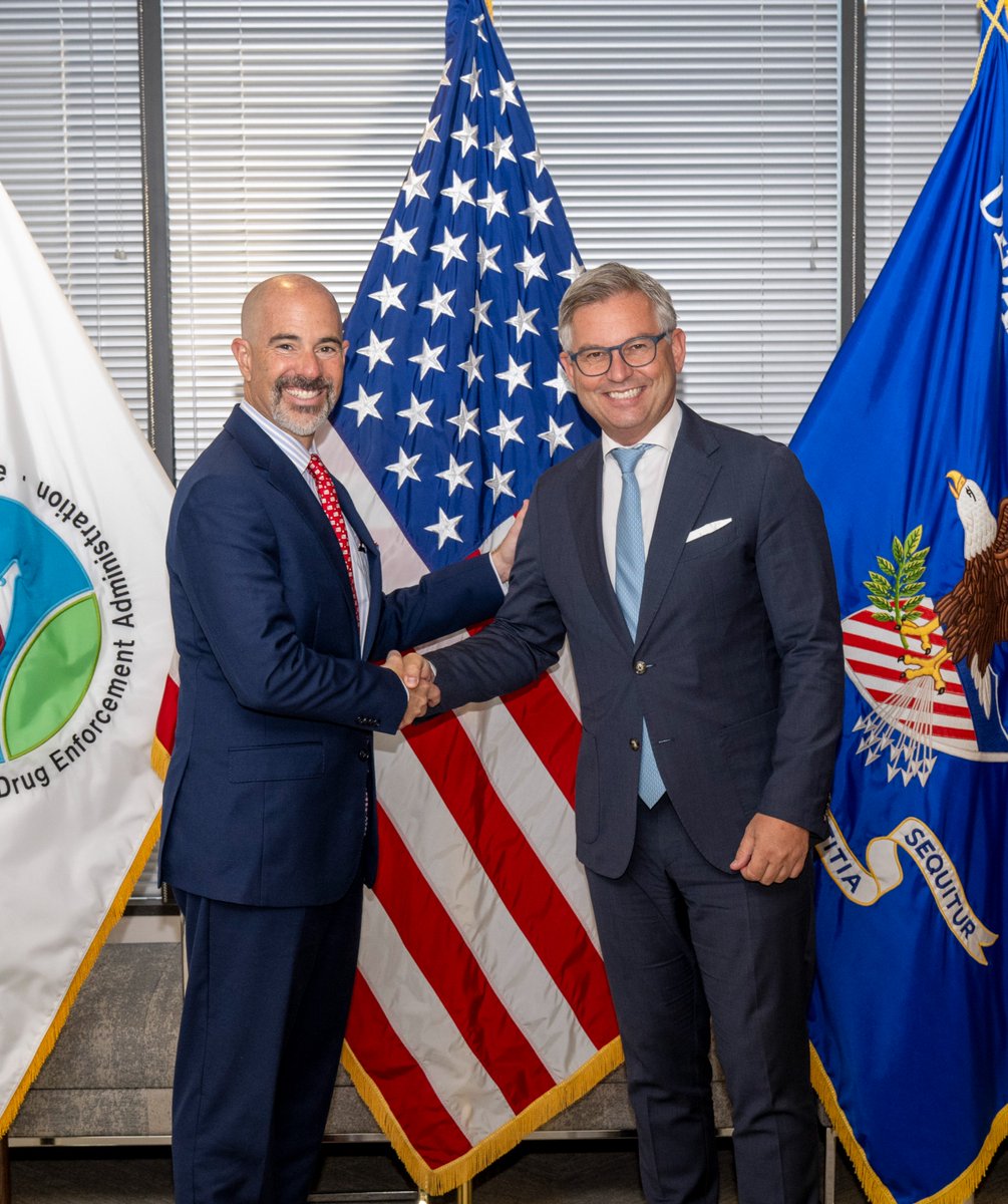 DEAHQ's tweet image. #DEA Administrator Terry Cole met with Magnus Brunner, European Commissioner for Internal Affairs and Migration, to discuss strengthening coordination with foreign counterparts to fight the shared global threat of drug trafficking and organized crime. @brunner-magnus