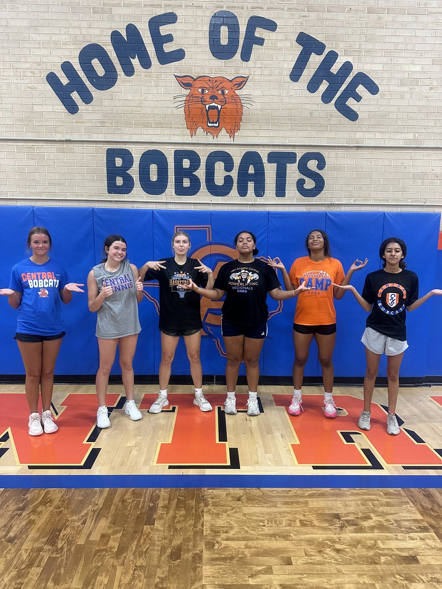 Day 2 of Bootcamp is complete!! The resiliency this group has is top notch! Here are the winners of Day 2.

Karsyn Scott, Individual winner💪🏽
Aura Farmers, Team winner👏🏽