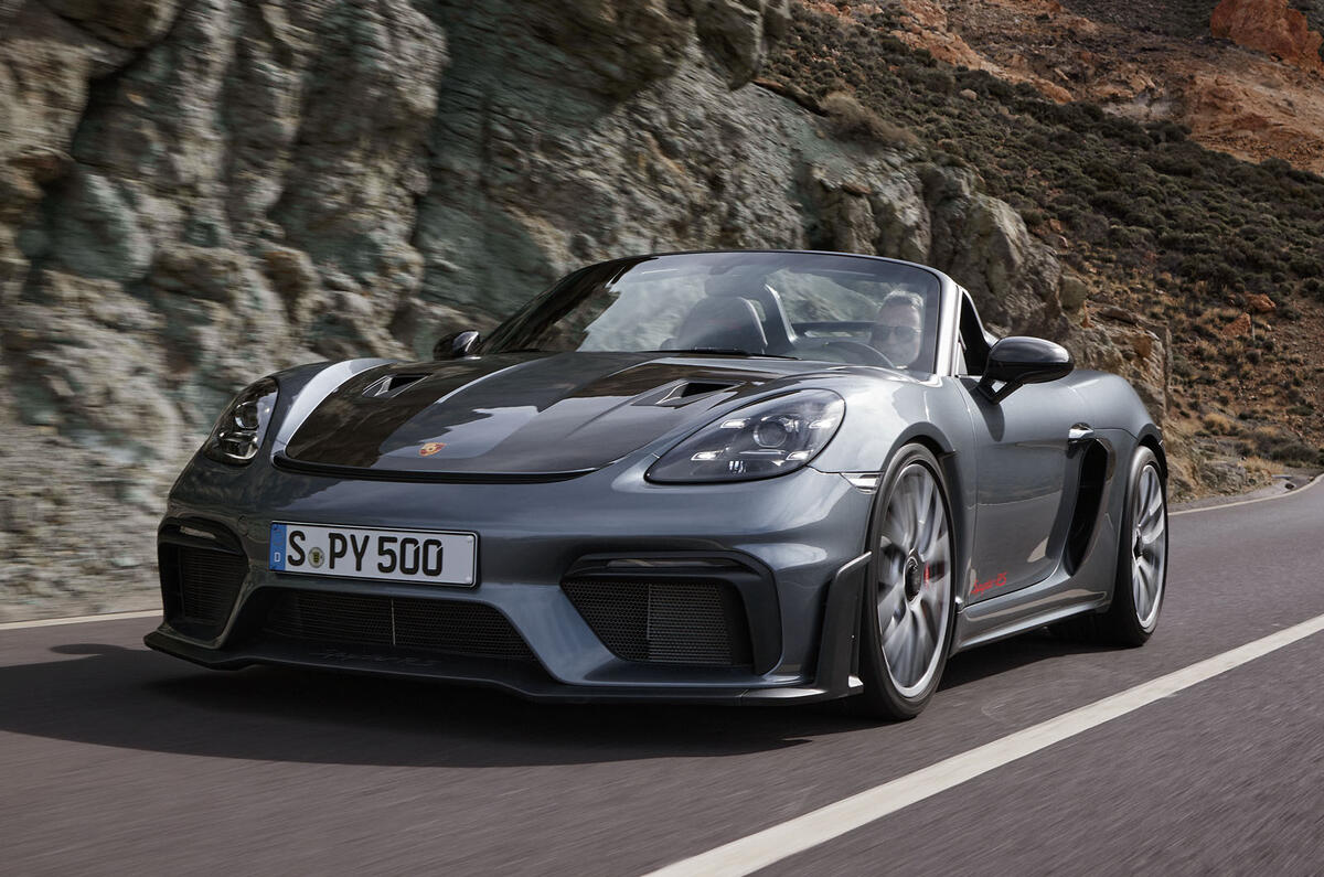BREAKING: The 718 will continue to offer petrol power as Porsche slows its EV push autocar.co.uk/car-news/new-c…