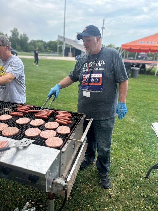 ETHS_HR's tweet photo. @ETHS_HR got out of the office & to the 2nd Annual Staff Cookout b4 the @ETHSWildkits @ETHSports @WildkitsFB Game #GoKits https://t.co/yKdfjVujaB