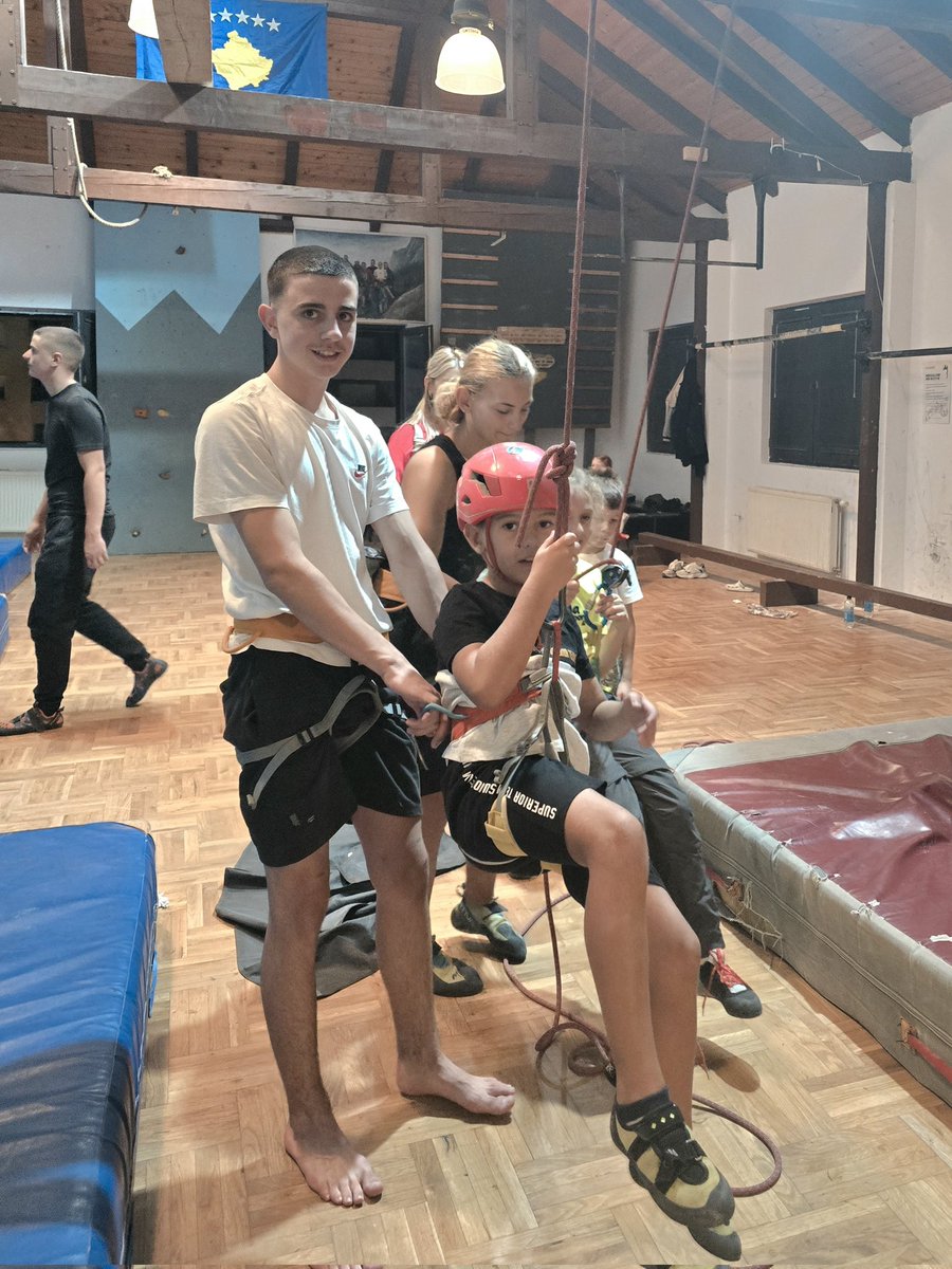 FunDay 😍 with Marimangat 🌟
°
#climbing #rockclimbingkosova #rockclimbingpeja #indoorclimbing #sportclimbing #youthclimbing #climbinginpeja #climbinginkosova #peja #experience #climbingadventures #climbinggym #climbinglife #climbinginspiration