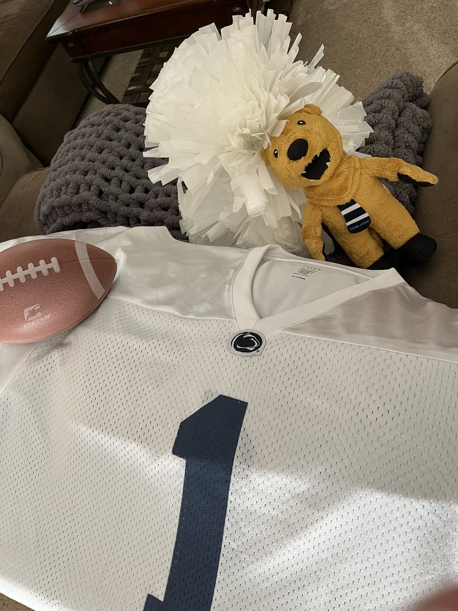 9/27 🤍🤍🤍🤍🦁🏈 #WeAre