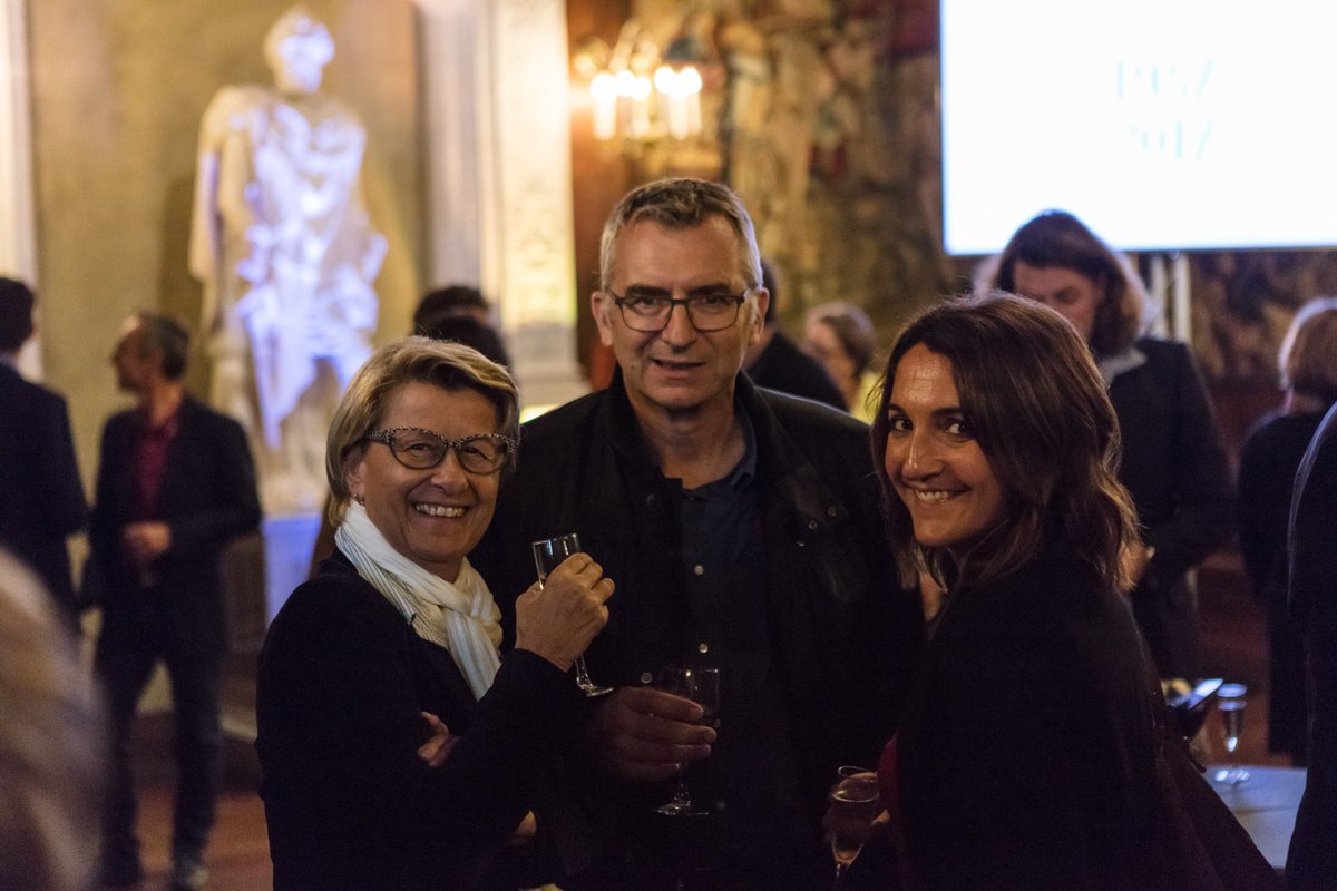 À l’occasion du conseil de <a href="/Ville_Pau/">Pau, Capitale Humaine</a> , nous avons dit au revoir à Christian Lesport, notre DGA du département Qualité urbaine à Pau et Agglo, qui part à la retraite !
Formidable pro, à l’écoute et qui nous a énormément aidé durant 10 ans !
Photo souvenir de 2017 😘😉