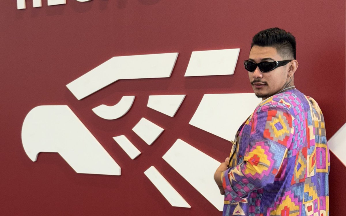 🖊️📋 En este marco, celebramos una reunión estratégica con <a href="/SalmaLuevano/">Salma Luévano Luna</a>, Coordinadora Nacional de Economía de Inclusión de la <a href="/SE_mx/">Economía México</a>, mujer trans y pionera en la política mexicana. En este encuentro se compartieron las estrategias que impulsa para hacer de la inclusión una