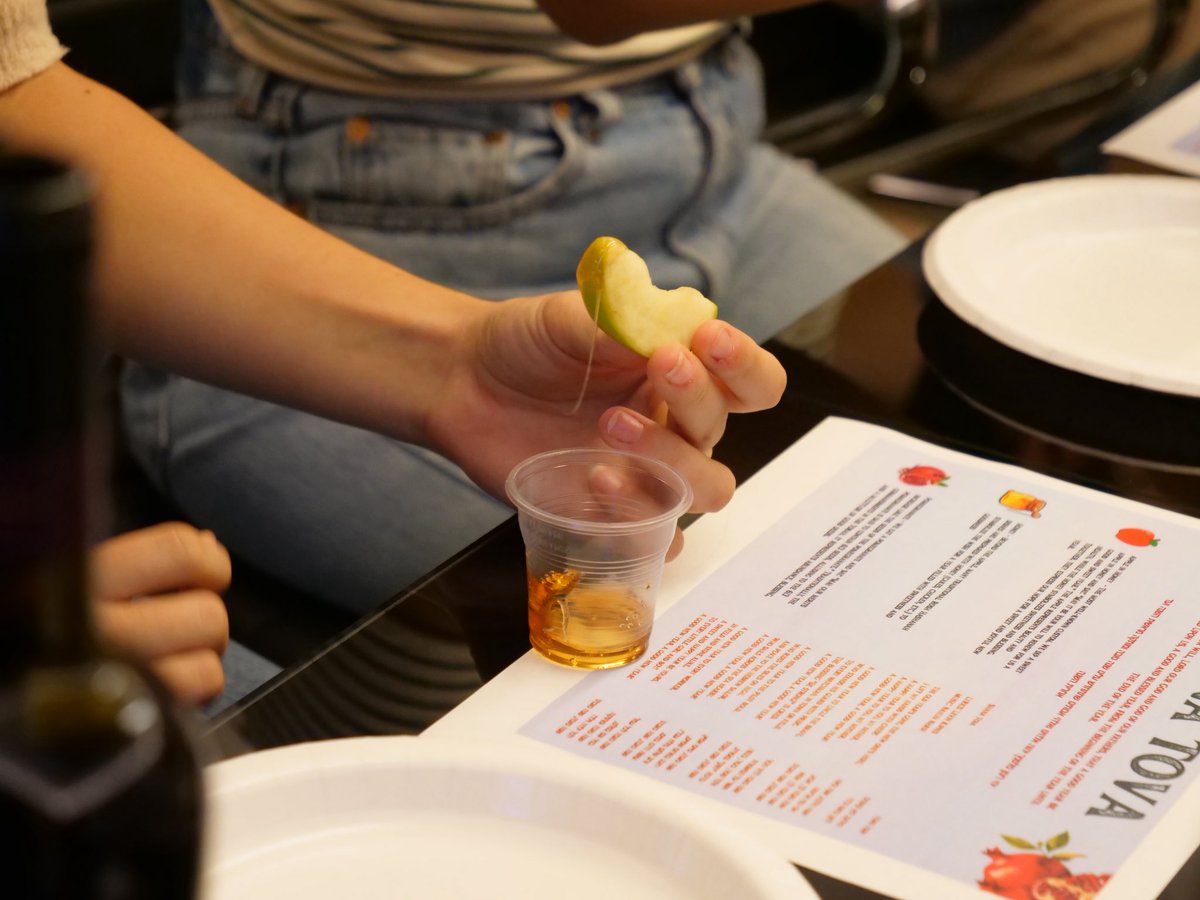 Sweet beginnings with <a href="/IsraelinChicago/">Israel in Chicago</a> team this morning: dipping apples in honey, hearing the shofar, sharing challah and raising a glass to a sweet new year ahead. Shana Tova and Shabbat Shalom! 🍯🍎✨