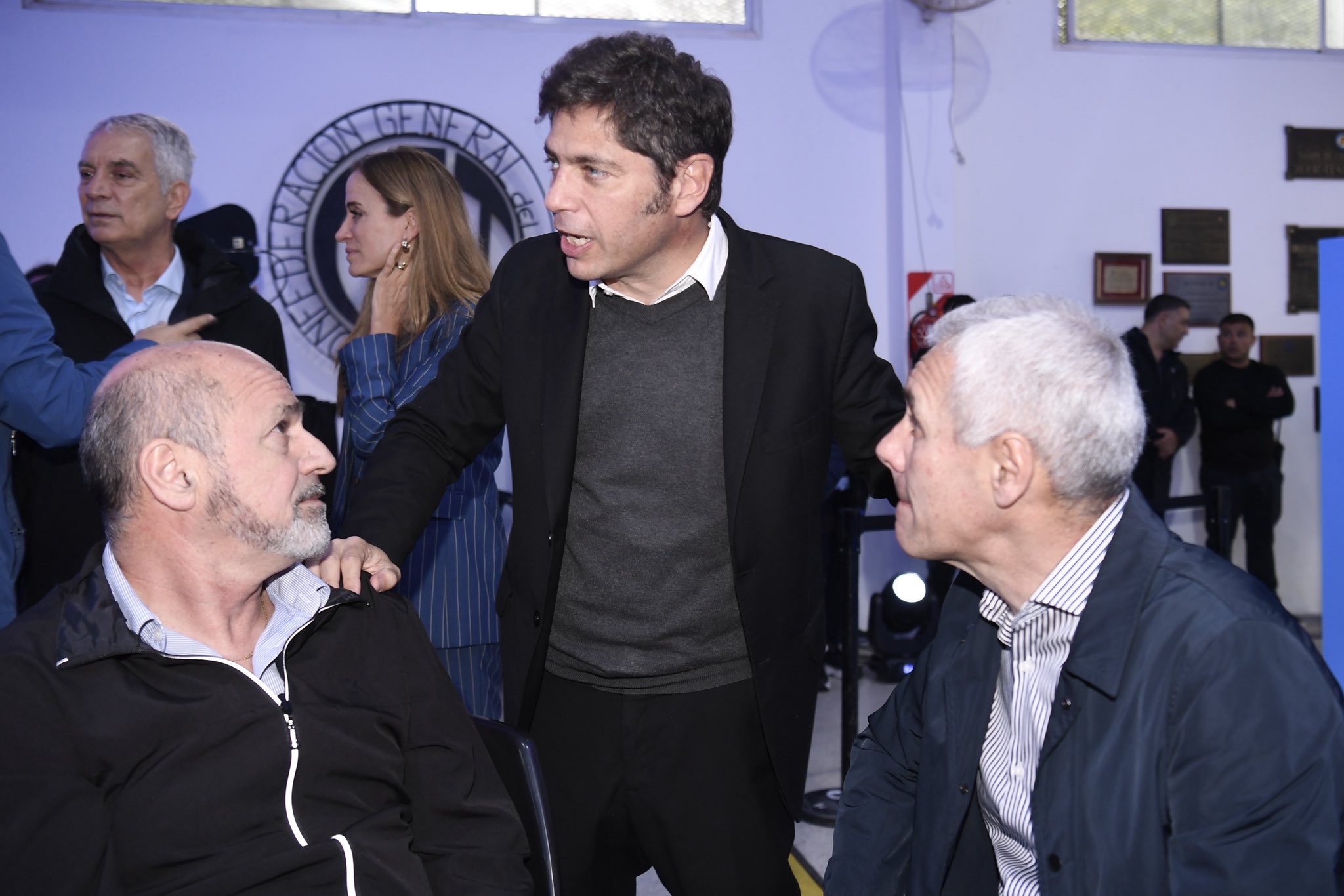 Mario Secco on X: "En nuestra ciudad, participamos del encuentro que encabezó el Gobernador Axel Kicillof con Intendentes, candidatos y dirigentes del Frente Fuerza Patria. Reafirmamos nuestro compromiso político para luchar por