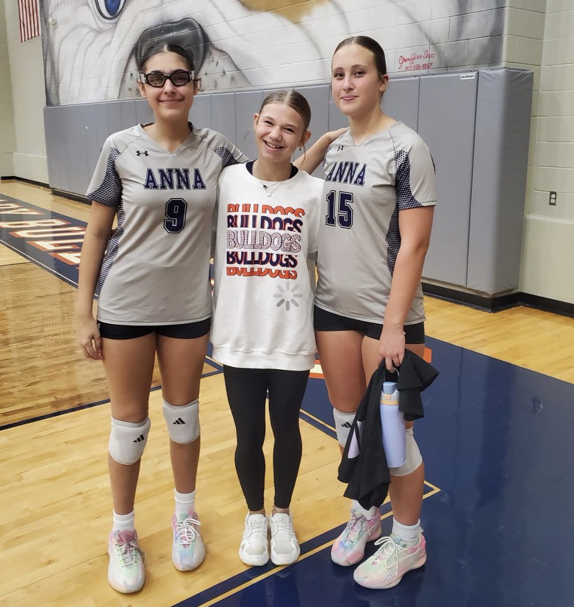 VisionVBClub1's tweet image. #Vision15EXVGray teammates meeting up at the net in school ball. Ready for the season! #WeAreVision