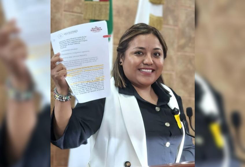 LaJornadaBC's tweet image. Mujeres indígenas, pilares de identidad, justicia y democracia: Evelyn Sánchez

En el marco del Día Internacional de la Mujer Indígena, la diputada Evelyn Sánchez reconoció sus aportes en la vida pública, cultural y política del estado

#CongresoBC #MujeresIndígenas…