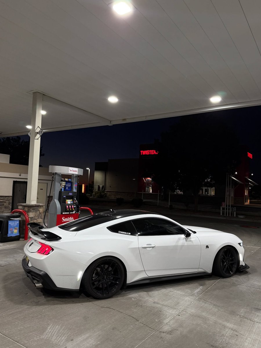 competitionreal's tweet photo. White Knight 🤍 https://t.co/O223efXklq