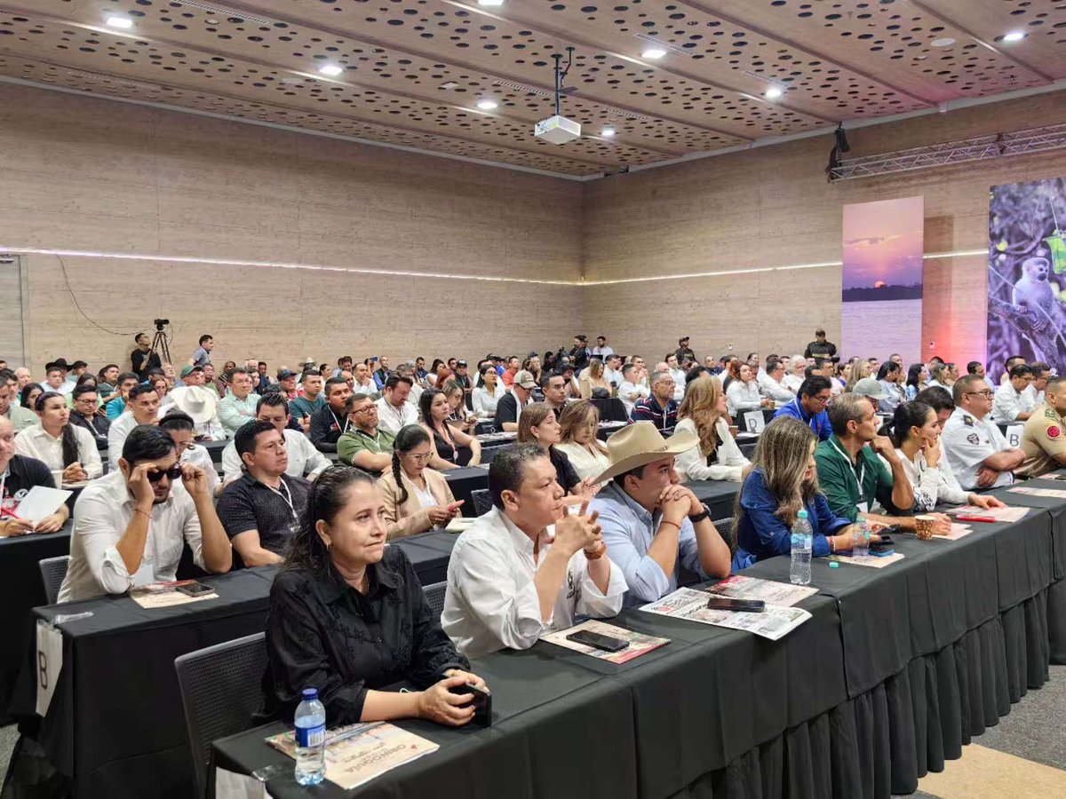 china_embajada's tweet photo. La I Cumbre Orinoquía Global, China-Orinoquía 2025, con alta participación del sector político y empresarial, abrió la puerta de inversión, comercio y desarrollo sostenible, creando un futuro próspero y mutuamente beneficioso.🇨🇳🇨🇴🫡 https://t.co/joCi7QBszL