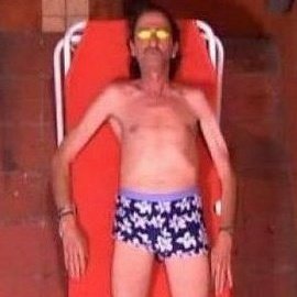 -Me cago en los aires acondicionados de los cojones!
-🪨🪨🪨
-Joder... Que efímera es la existencia