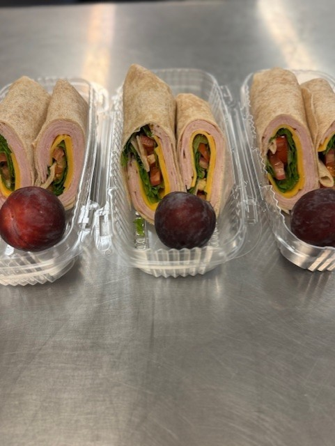 Some delicious-looking Chicken Adobo and Turkey Wraps being served in the Marsh Creek kitchen this week! #4Houses1HawkFamily #WeAreBUSD #mchawks