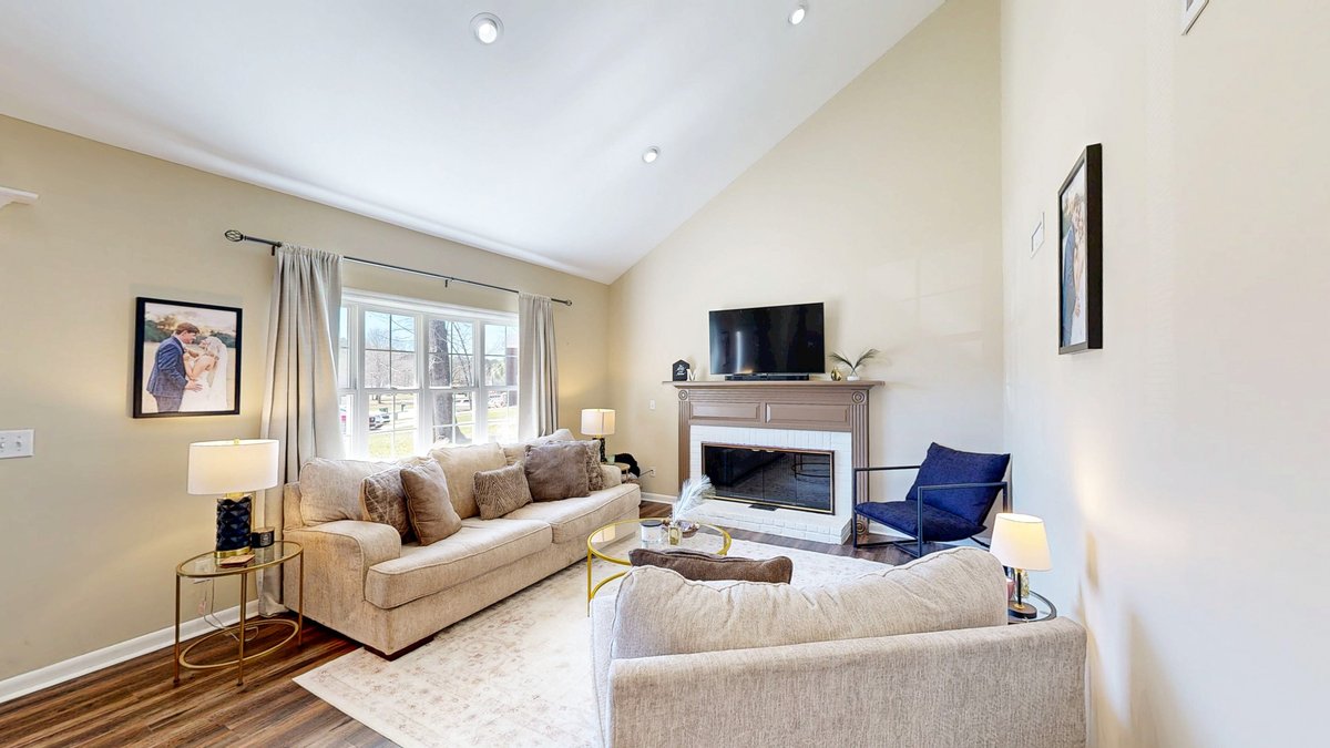 AskTimV's tweet image. All-brick, end-unit townhome, metal roof, fabulous yard! Get details online: myre.io/0vYGAwTAXNof or call to schedule a tour.
Listed by Service With A Smile.
Rep by our team at Berkshire Hathaway HomeServices Showcase Properties!
#OzarkAlabama #DaleCounty #HouseHunting