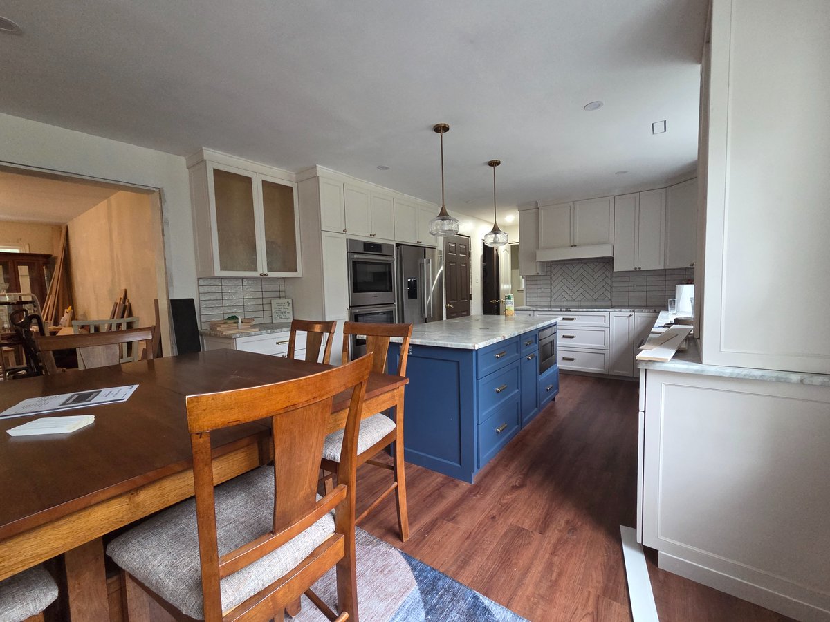 artislife2me's tweet photo. My wife and I are finishing up our kitchen DIY. We built all of the cabinets ourselves. Put in the laminate flooring, in stalled the ceiling lights and tiled the wall. It was a great experience and we look forward to continuing our journey in DIY. #DIY #kitchenbuild https://t.co/Kw1z5VF9zI