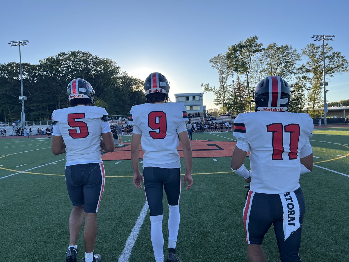 SalemHSFootball's tweet photo. Gametime!!

#BeatGLT #WitchesWay #GoWitch https://t.co/0FmOXDryko