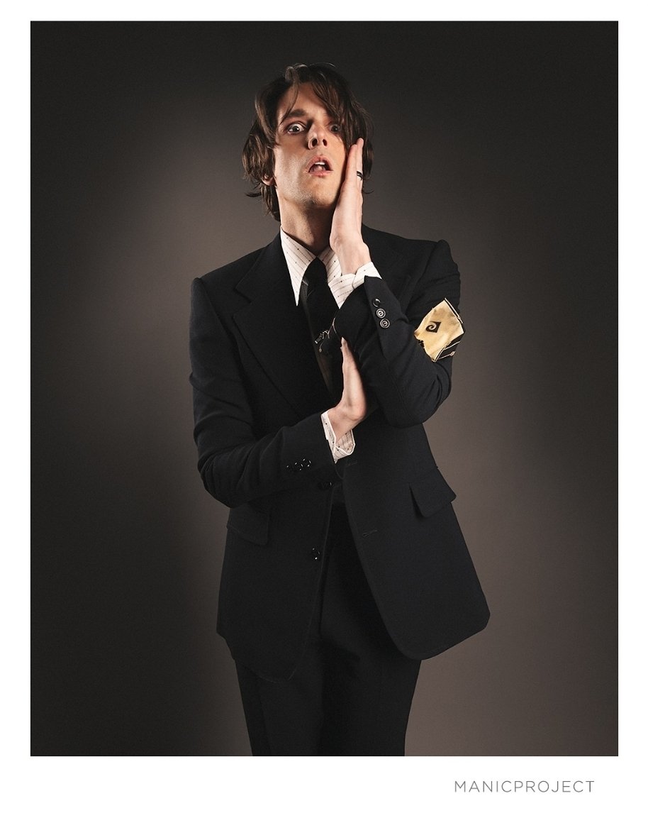 Dallon stuns in new Manic photos