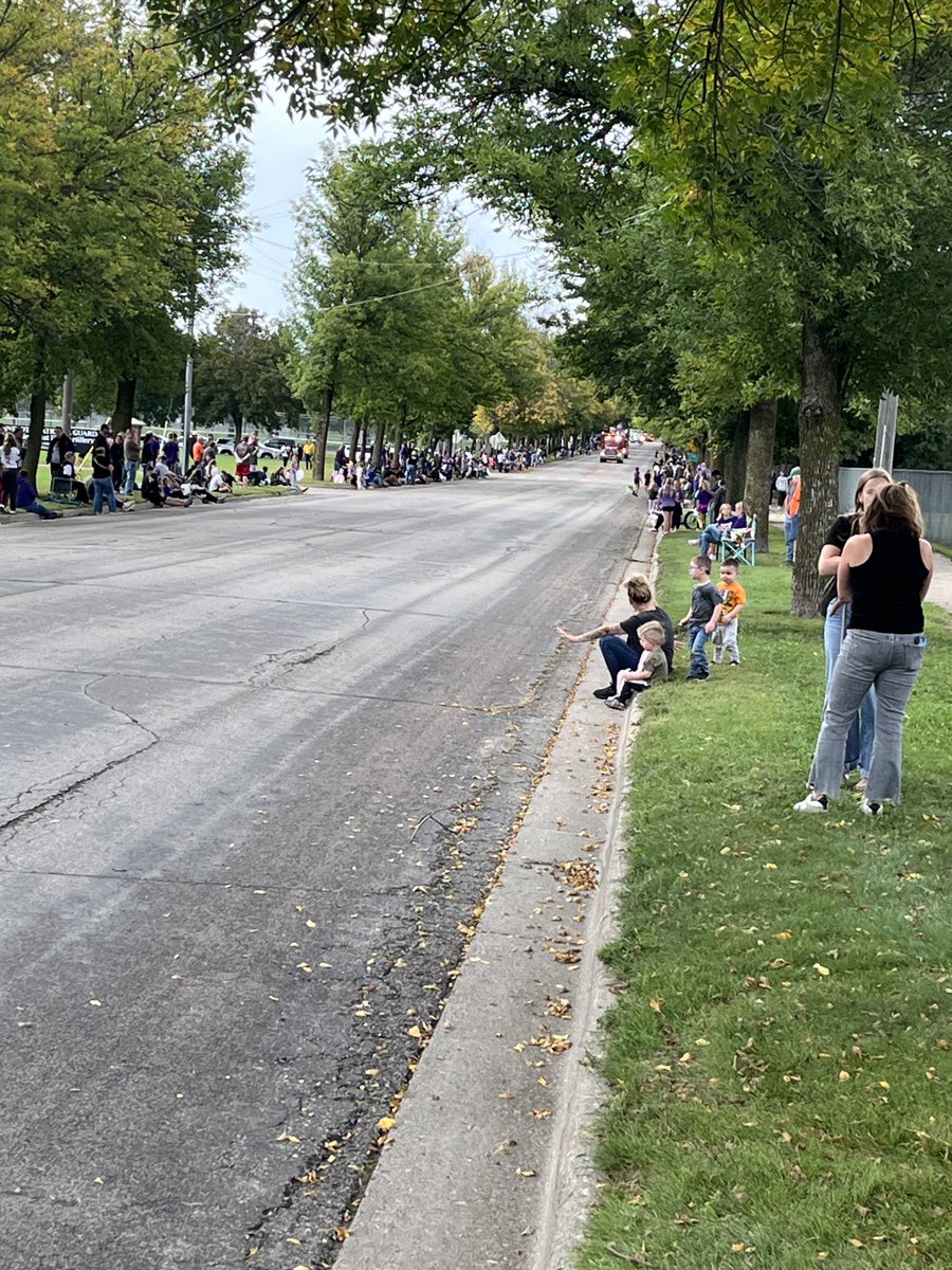 Exciting start to homecoming football game with a parade!