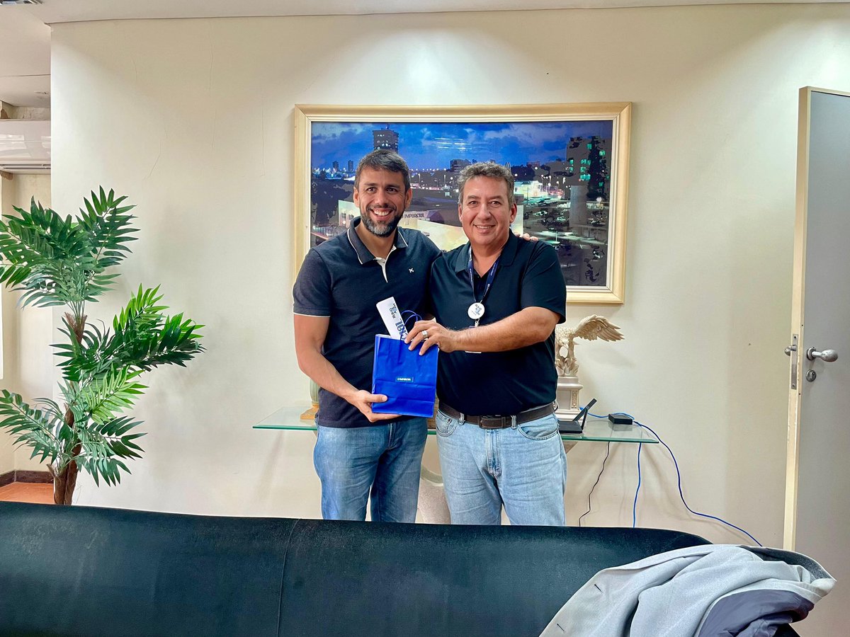 💬 Entrevista muito produtiva hoje com o jornalista @colunadoklamt para o @oimparcialma, em que conversamos sobre os temas de destaque na política nacional e regional. 

🤝 Agradeço a receptividade e a atenção de sempre do diretor-executivo <a href="/celiosergiosf/">CELIO SERGIO</a>.

📲 A entrevista já