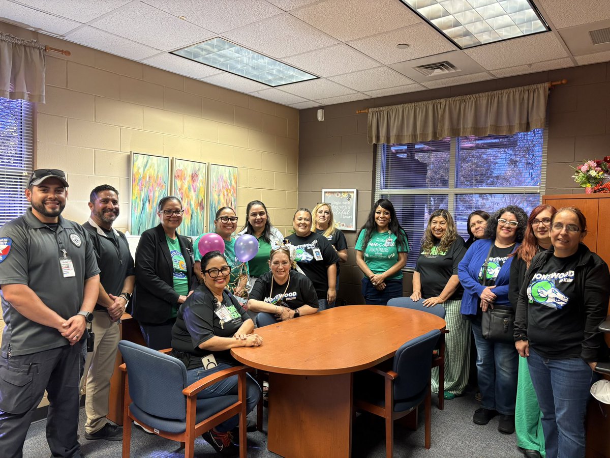 BSybert_Prek8's tweet image. Happy Communities In Schools Appreciation Week to our wonderful Diana Lopez @DianalopCIS_BSS 🎉
Thank you for everything you do for our Scorpions every single day! 🩷🦂#ScorpionStrong #TeamSISD