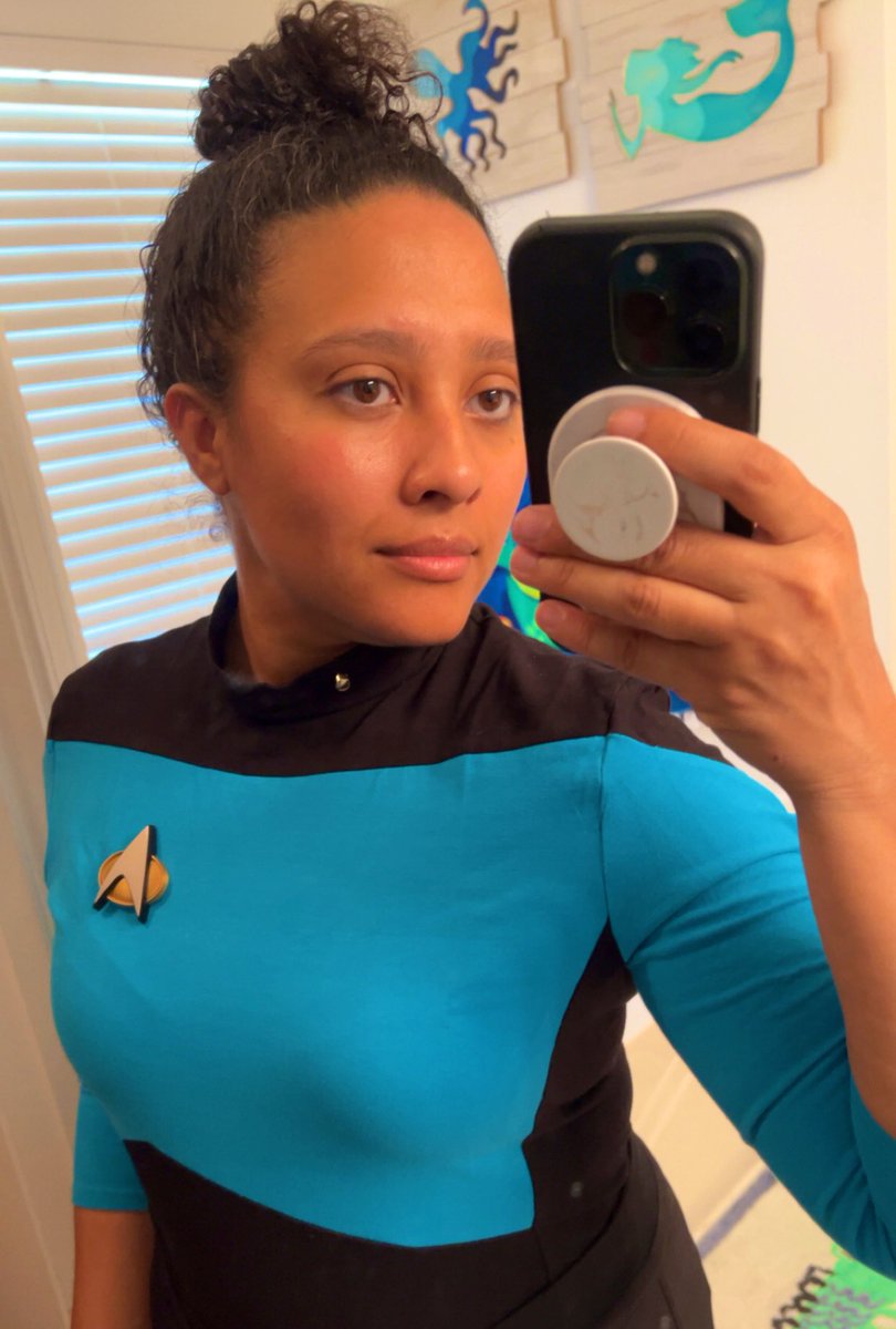 ashsaidhi's tweet image. I am so in love with my Pop Galaxy Clothing Star Trek shirts!! I got them in a large and they fit very well and they are really soft and stretchy!