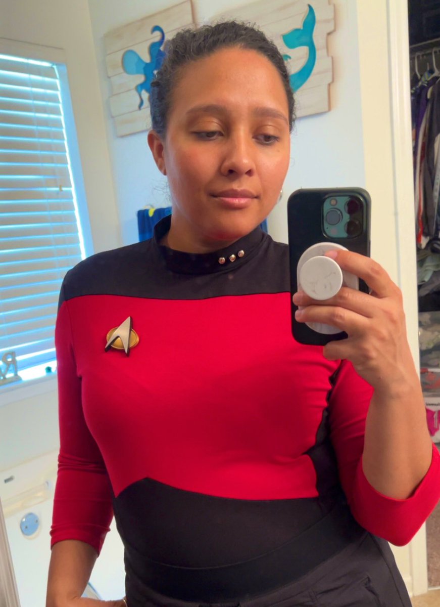 ashsaidhi's tweet image. I am so in love with my Pop Galaxy Clothing Star Trek shirts!! I got them in a large and they fit very well and they are really soft and stretchy!