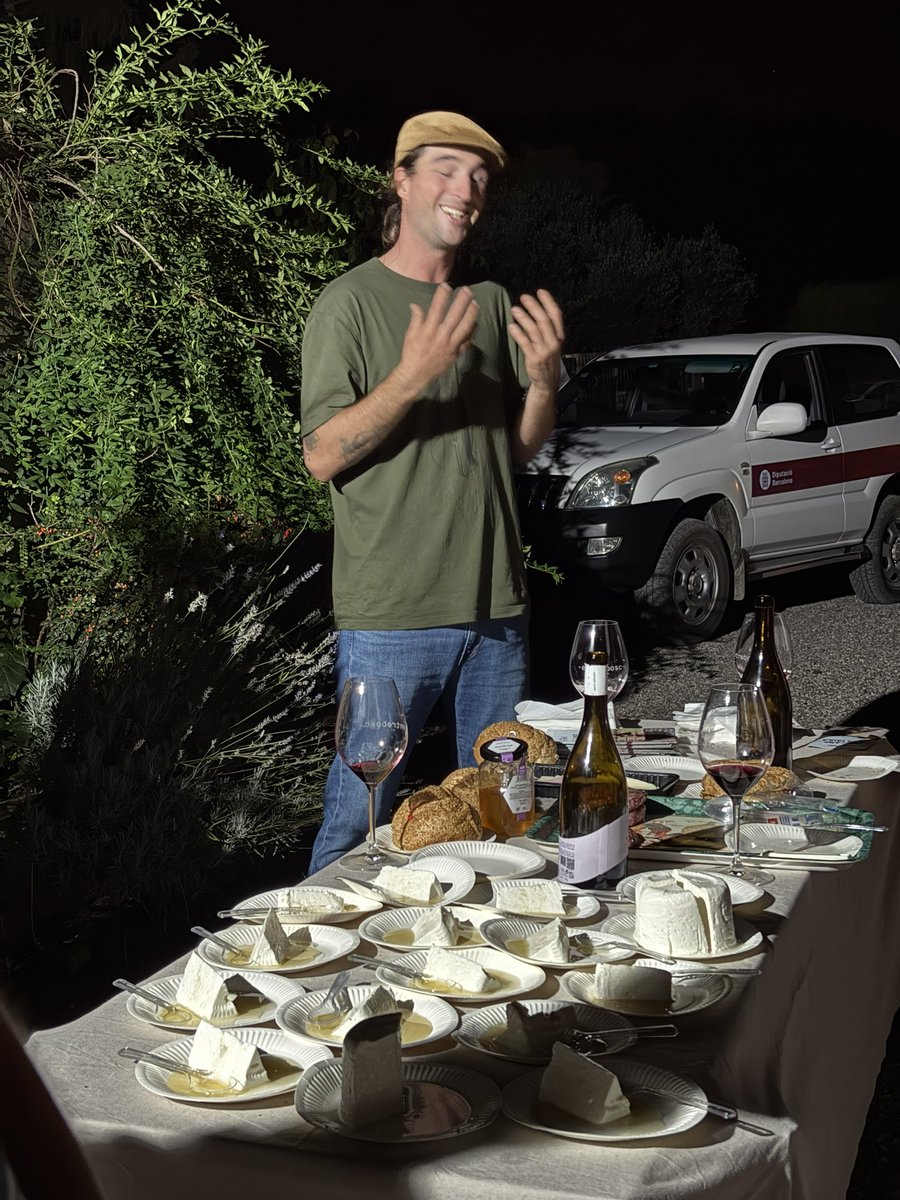 Avui hem tingut el plaer de conèixer de primera mà com treballen a Carns Vilumara 🥩 i al celler <a href="/entrebosc/">Entrebosc</a> 🍷 Dos projectes joves i amb empenta del #ParcRuralMontserrat