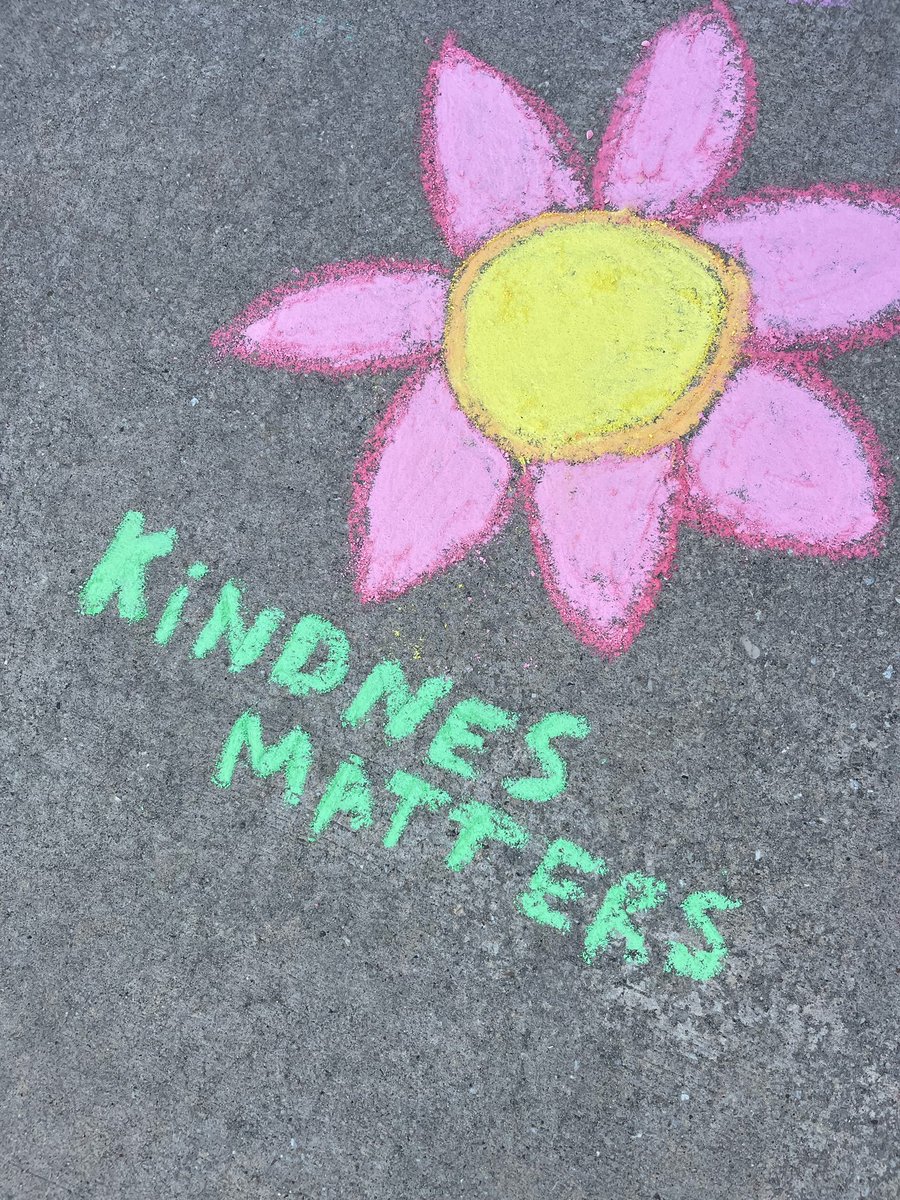 ShadowRidgeMS's tweet image. Kindness Week was a blast! 💛 We kicked off each day with positive greetings 👋, shared smiles 😊, wrote thank you notes ✍️, and built an awesome kindness chain 🔗 that kept growing with every act of kindness!
Let’s choose kindness everyday!

#LISDBEKIND #OneLiSD