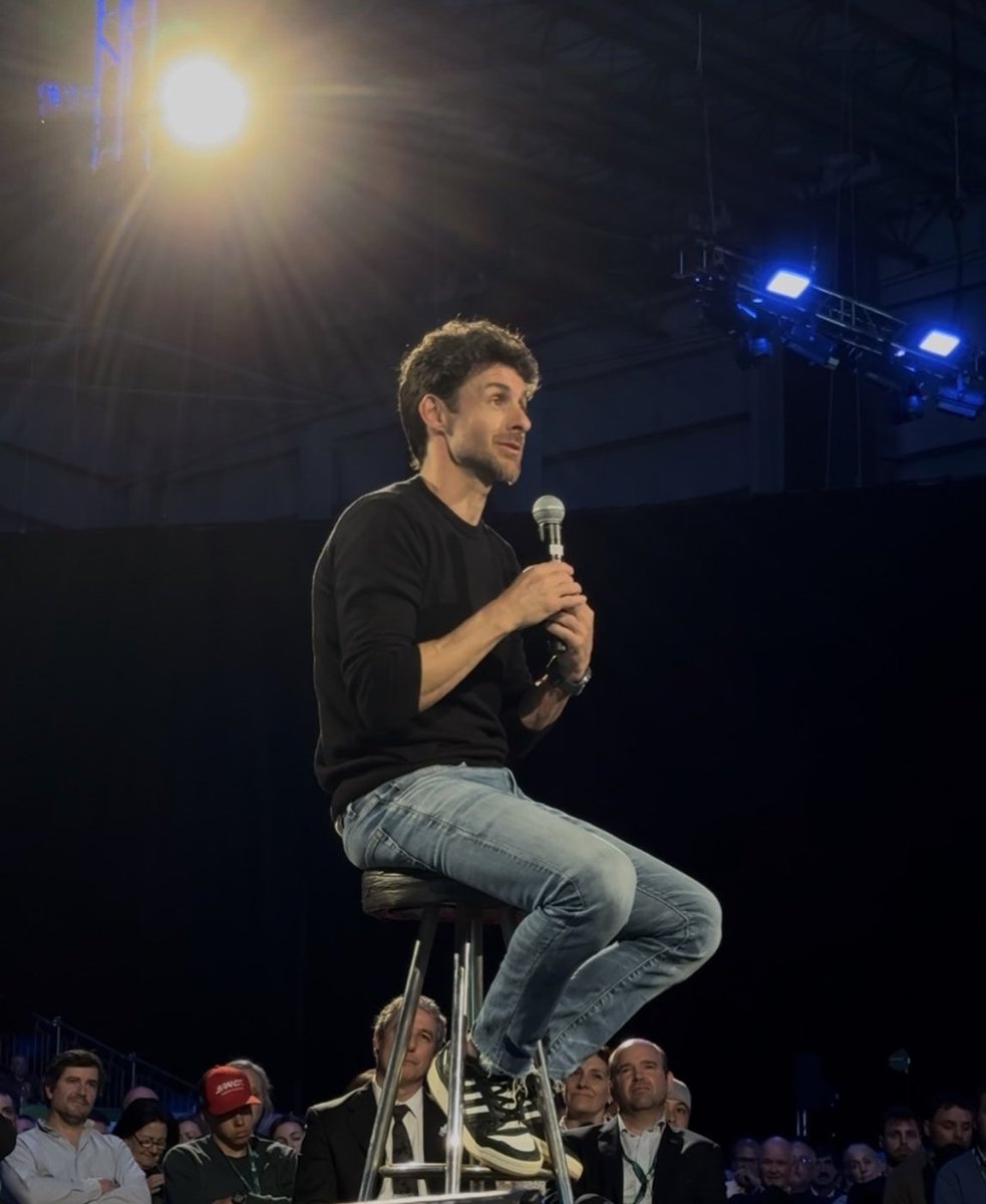 Pablo Aimar hablando hoy en CREA 2025 en Tecnópolis 

 ❤️