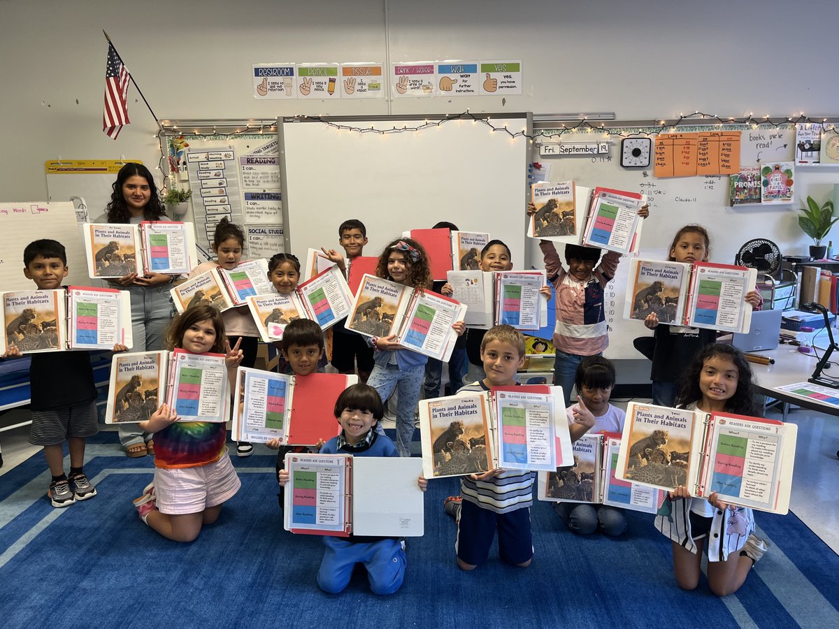 MsYanes_'s tweet photo. Second graders were so excited with the launch of our literacy binders! We can’t wait to stay organized in reading and writing throughout the year! @AVID4College https://t.co/JQMCz3DpUL