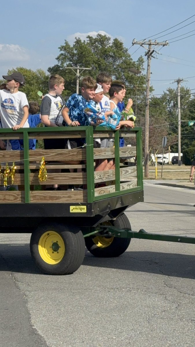 Homecoming Parade Fun! 💛💙