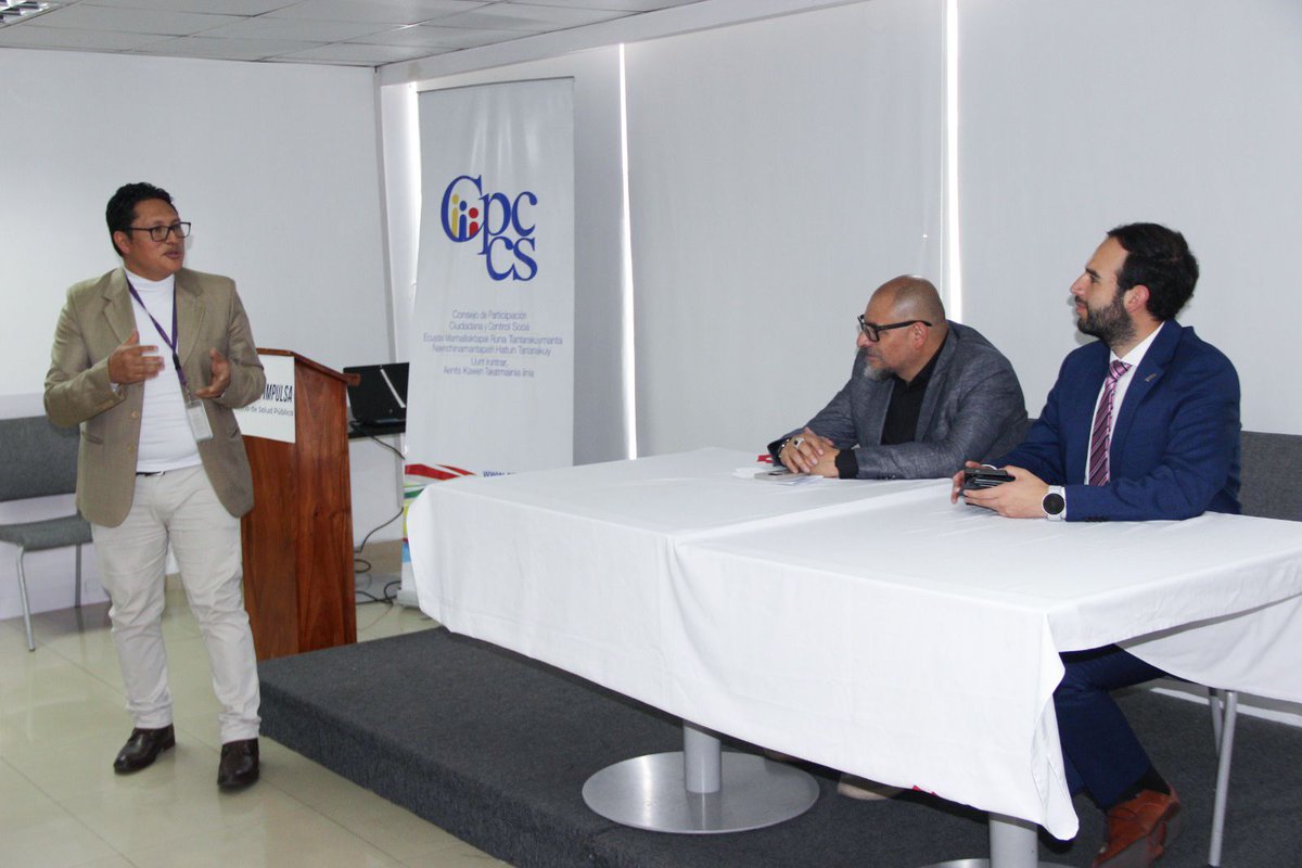 SaludPichincha's tweet photo. 🎓 Pusimos en marcha la Escuela de Formación Ciudadana en Salud. Este logro es el resultado del trabajo con el @CpccsEc y la @cruzrojaecuador.

💙 Este espacio de interaprendizaje basado en la experiencia permite que los participantes compartan sus conocimientos y vivencias para fortalecer las capacidades de los Comités Ciudadanos Locales de Salud. Aquí no hay clases magistrales, sino acción colectiva para construir comunidades más saludable.

💪 Cuando la gente participa, la salud crece.
