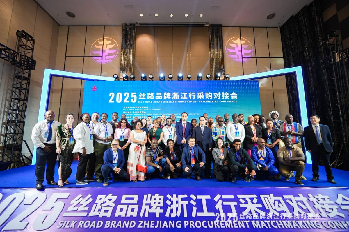 emmiebert's tweet image. Yiwu, China - where global trade meets opportunity! Coffee Business is about seeing opportunities, learning, and connecting with the right people. #Ecommerce #Tanzaniacoffee @MamboCoffAfrica @ITCnews @ChineseEmb_Uga #SME @izhejiang @BayaayaCoffeeug @Jorashoes