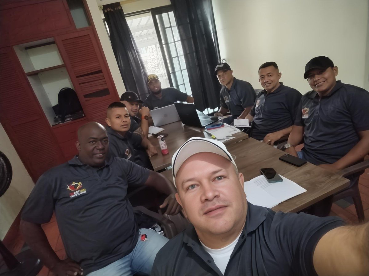 Unidos y firmes en el trabajo sindical, porque son nuestras bases las que nos motivan a crecer cada día en esta ardua pero valiosa lucha ✊🏽🫱🏼‍🫲🏾 <a href="/NacionalUtc/">UTC FISCAL NACIONAL</a> <a href="/UNSITRASEGNAL/">UNSITRASEG NACIONAL</a>
<a href="/PFenascol/">PDTE FENASCOL</a>
<a href="/alfredodiaz0319/">PDTE UNSITRASEG</a> <a href="/rafer186/">RAUL FERNANDEZ</a> <a href="/RadioPlaneta969/">Radio Planeta Cali</a> <a href="/unsitraseg21337/">unsitrasegtolima</a> <a href="/UnsitrasegOrie1/">Unsitraseg Oriente</a> #trabajosindical