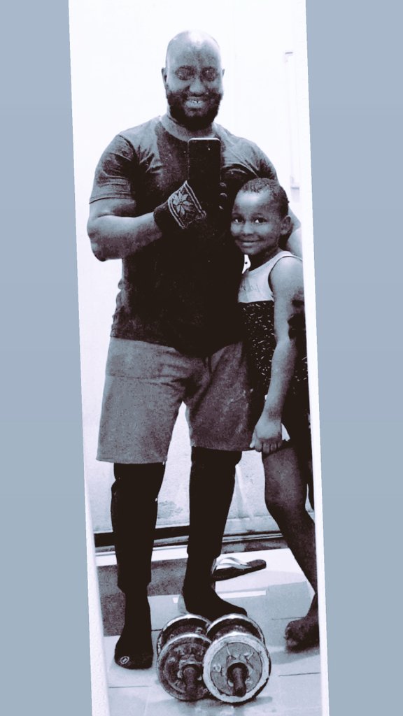 yadalein's tweet image. Avec mon coach Alimou, qui ne ménage aucun effort pour me remettre en forme. 
#TeamFitness #RemiseEnForme