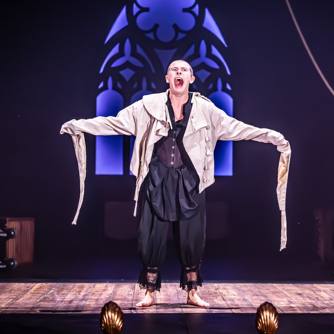 "Less an adaptation of Dracula and more of a commentary on it" Theatre review: Dracula (Lyric Hammersmith) partially-obstructed-view.blogspot.com/2025/09/theatr…