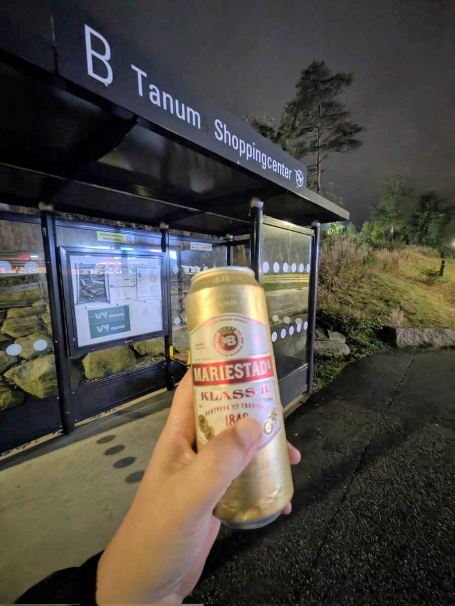 Djurgården(h). Var så klar for å avbryte kampen med organisert maskering, der røk den drømmen, misser ikke muligheten til å tilbringe et par netter på buss, drikke jäger på Møllan, dukkert i Øresund og morgenbreddekamp uansett.
