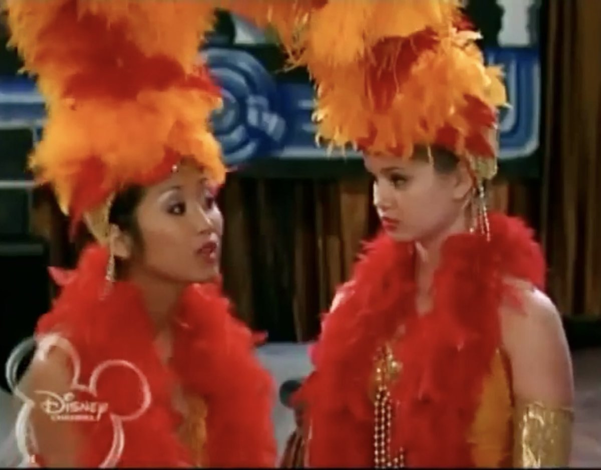 "Por favor 2 entradas para The Life Of A Showgirl"

Ay que nervios, ya estoy preparándome 💋🧡