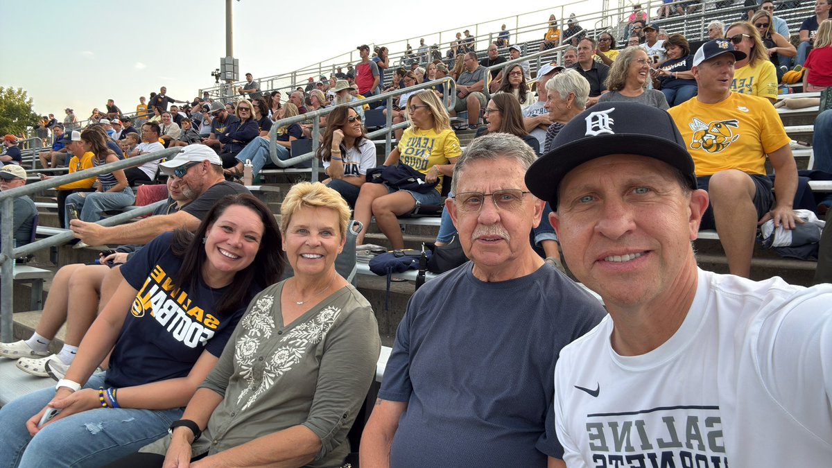 allengrunas's tweet photo. The weather forecast for tonight's varsity game against @Dreads_Football (Dexter).
Winds out of the west at 8mph, current temperature at kickoff 78°, ITS A BEAUTIFUL DAY FOR FOOTBALL! @Salinehornets @SalineHS @Salinefootball @Salineathletics @SalineSchool https://t.co/H3pFgTdvEt