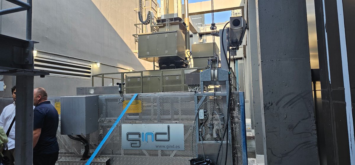 FSIArchitecture's tweet image. Preparing for FISP at a high-rise in NYC - equipment inspection. #FSIArchitecture #FISP #FacadeInspection #FacadeSafety #ADayInTheLifeOfFSI