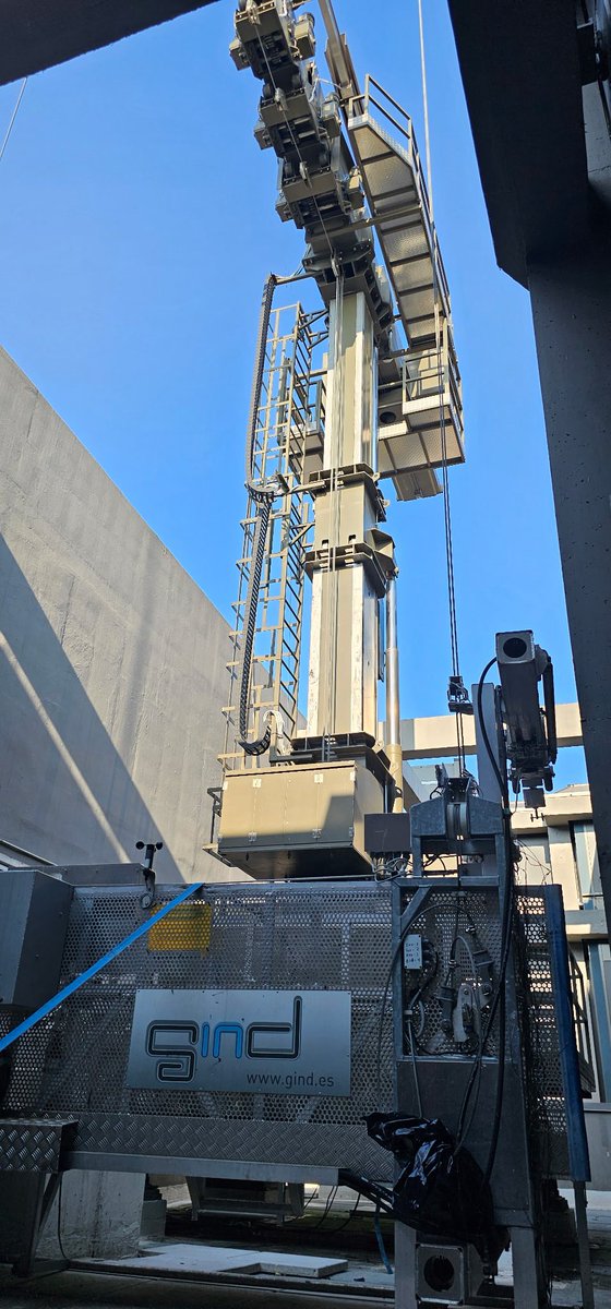 FSIArchitecture's tweet image. Preparing for FISP at a high-rise in NYC - equipment inspection. #FSIArchitecture #FISP #FacadeInspection #FacadeSafety #ADayInTheLifeOfFSI