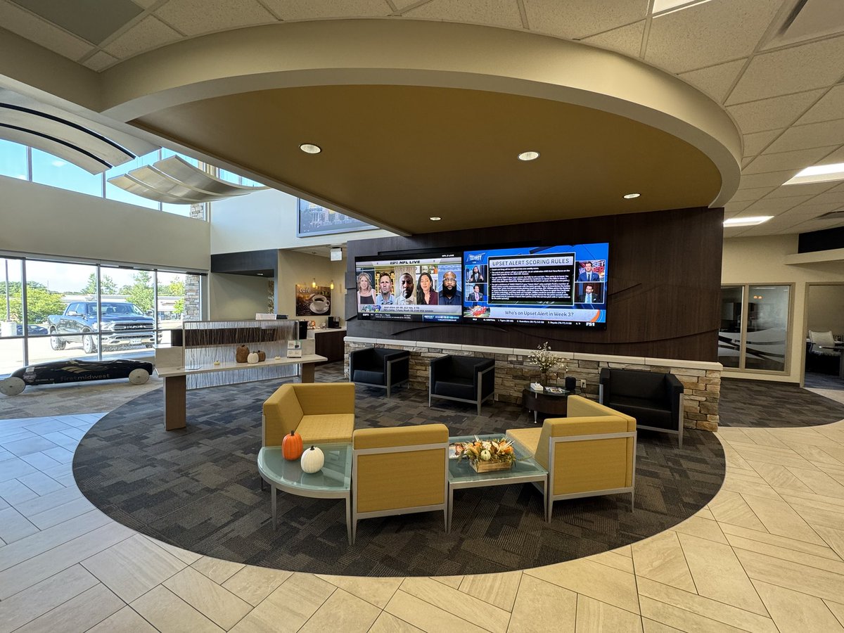 kcalarmman's tweet photo. Lobby Upgraded with 2 98” Sony Bravias. An old 3x2 video wall went kaput! https://t.co/UwCFdtneaZ