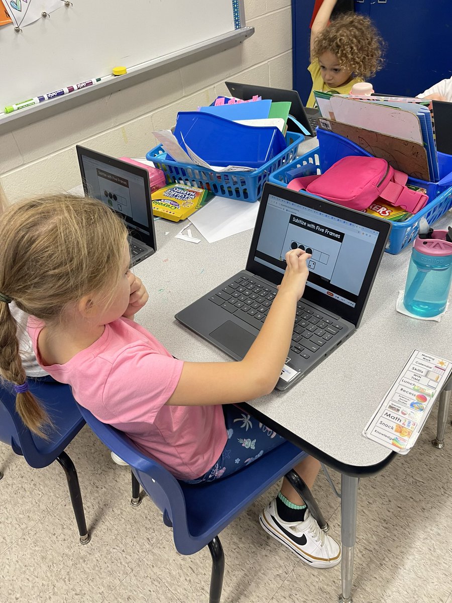 Robyn Rolf tweet media