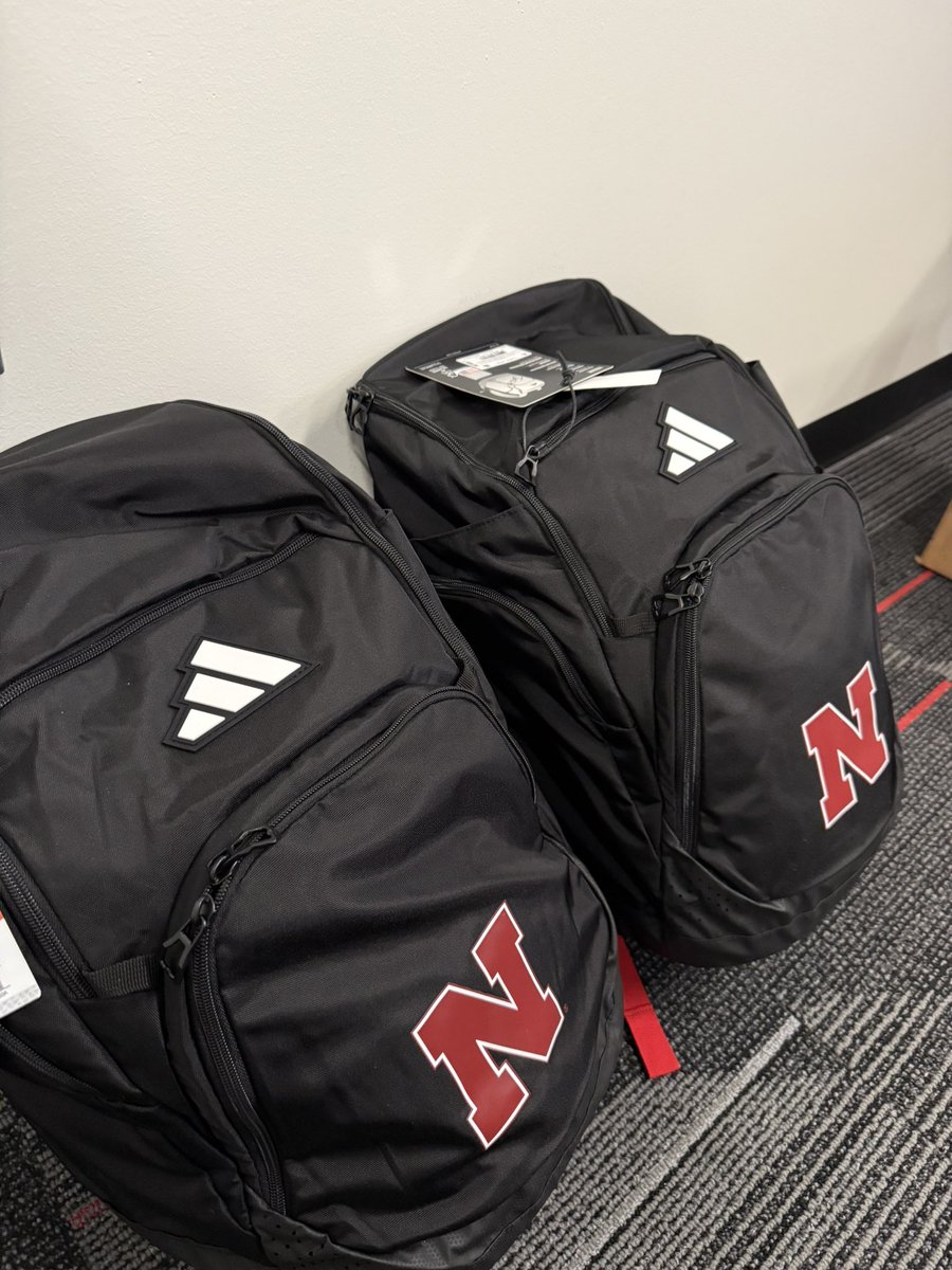 clarkmaclean's tweet photo. Finishing touches before #WarDay 3️⃣
• Mid season gear drop for the interns 
• Restock the office fueling station https://t.co/1ZZBnpHKR2