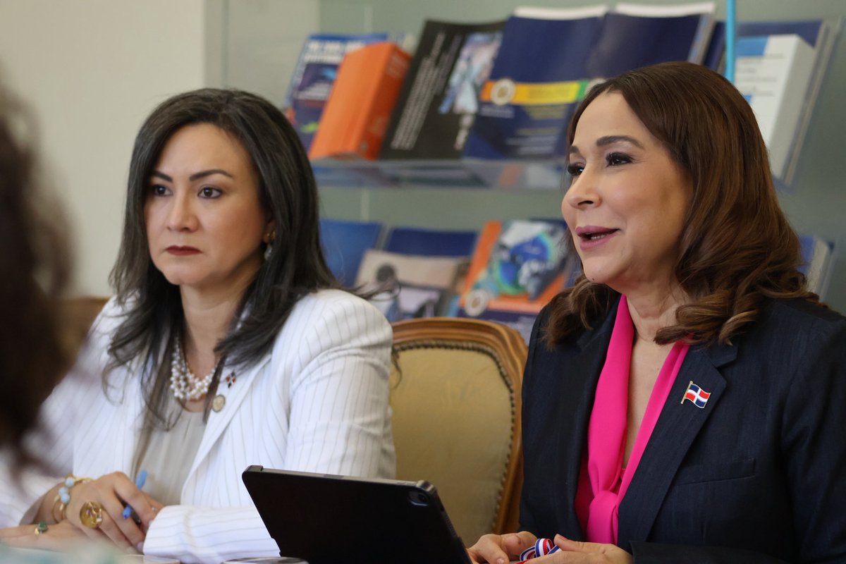 Alejandra Mora Mora (@alejandramoram) on Twitter photo Un gusto recibir hoy en <a href="/CIMOEA/">Comisión Interamericana de Mujeres (CIM)</a> a <a href="/MayrajimenezTFJ/">Mayra Jiménez</a>, Ministra de la Mujer y delegada principal de la República Dominicana 🇩🇴 ante la CIM.
Conversamos sobre los avances en la protección de los derechos de las mujeres en su país y los próximos pasos que construiremos juntas para Un gusto recibir hoy en <a href="/CIMOEA/">Comisión Interamericana de Mujeres (CIM)</a> a <a href="/MayrajimenezTFJ/">Mayra Jiménez</a>, Ministra de la Mujer y delegada principal de la República Dominicana 🇩🇴 ante la CIM.
Conversamos sobre los avances en la protección de los derechos de las mujeres en su país y los próximos pasos que construiremos juntas para