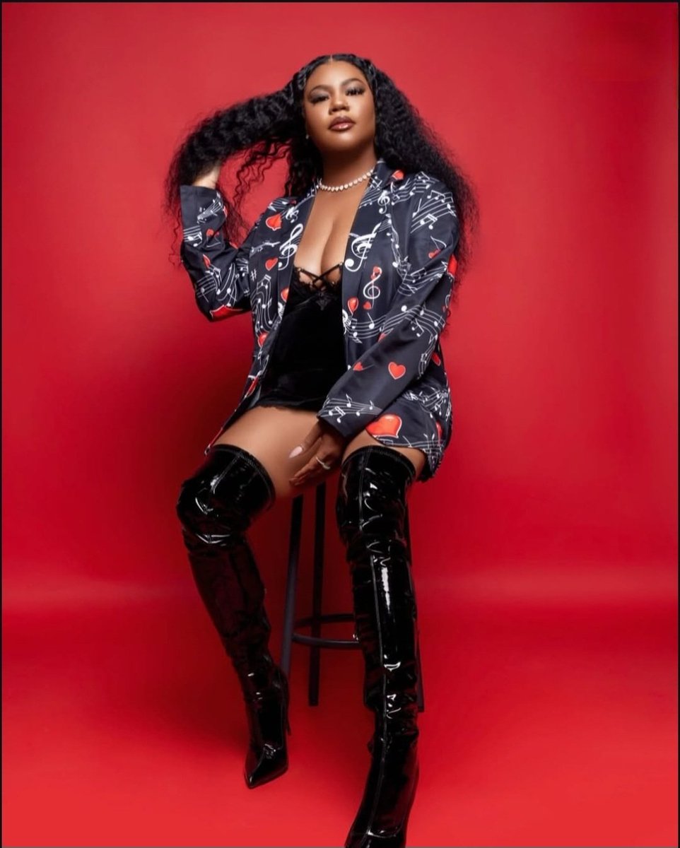 Just when you thought the run was on hold, and then you realized that Sheena had arrived...... "That Girl" is a Memphis Belle &amp; ready to intoxicate your ears with her soulful sound! 
 Say @hi_sheena music on all DSP! 
#StayTuned #MemphisBelle #HiSheena #TimeToWork #thatgirl