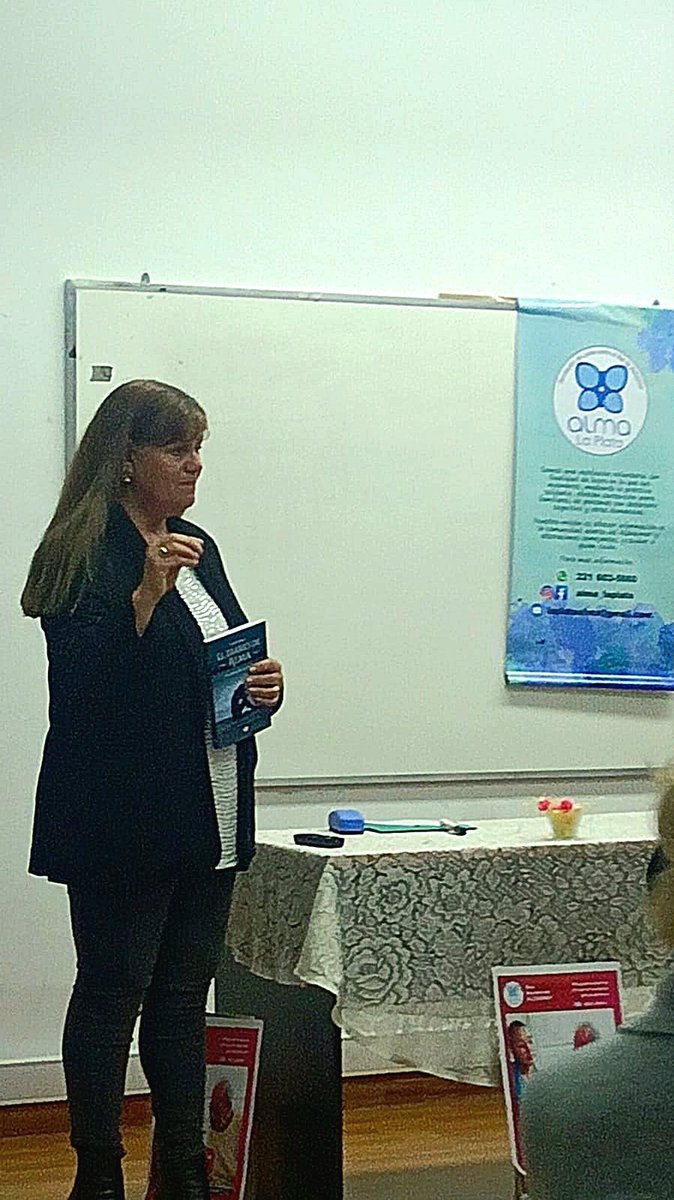 Ahora: Desde la Mesa de Trabajo sobre Salud Mental de la <a href="/unlp/">UNLP</a>, conmemoramos el Día Mundial del Alzheimer. 🧠🌸