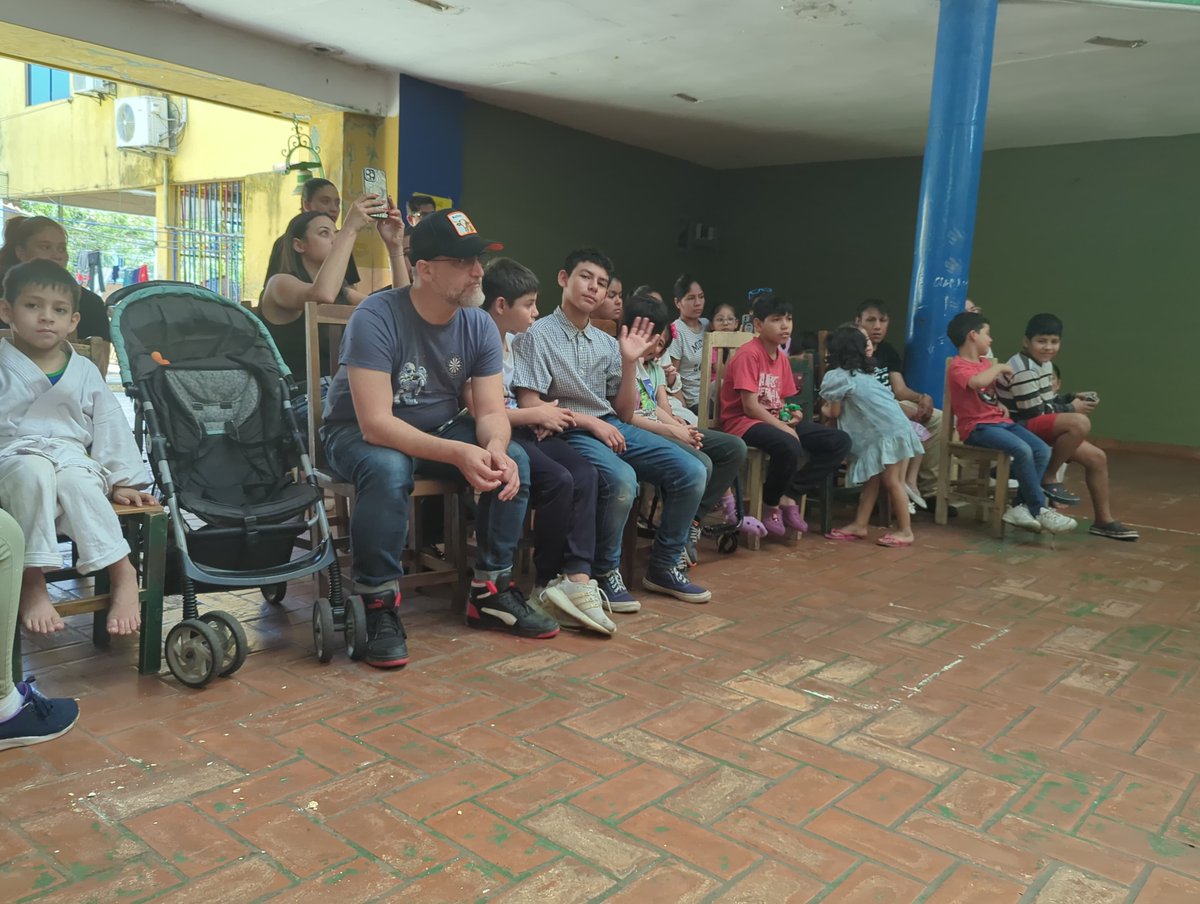 Escuelita Bitcoin #FREESAMOURAI (@escuelitabtc) on Twitter photo Está semana nos visitaron a <a href="/Fundguadalupepy/">Fundación Guadalupe</a> , <a href="/AlenaSatoshi/">Alena V.</a> , <a href="/ojedabtc/">Ojeda ⚡</a> <a href="/PatriciaSobha/">Patricia</a> los chicos de <a href="/diyseclab/">D-Security Lab</a> , <a href="/RodolfoBits/">Rodolfo Andragnes</a> <a href="/joynicokoloff/">Joy⚡️₿oy</a> y algunos anons. 
Fue una hermosa experiencia de aprendizaje mutuo! 🙌
Educando a los líderes del mañana 🧡 Está semana nos visitaron a <a href="/Fundguadalupepy/">Fundación Guadalupe</a> , <a href="/AlenaSatoshi/">Alena V.</a> , <a href="/ojedabtc/">Ojeda ⚡</a> <a href="/PatriciaSobha/">Patricia</a> los chicos de <a href="/diyseclab/">D-Security Lab</a> , <a href="/RodolfoBits/">Rodolfo Andragnes</a> <a href="/joynicokoloff/">Joy⚡️₿oy</a> y algunos anons. 
Fue una hermosa experiencia de aprendizaje mutuo! 🙌
Educando a los líderes del mañana 🧡
