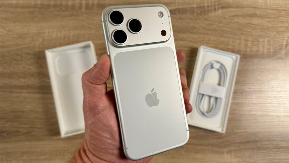 🚨New Video🚨

Does size Matter? iPhone 17 Pro Max vs 16 Pro Max
youtu.be/RQpQlA7b8Rc

#iphone17promax #iPhone16ProMax