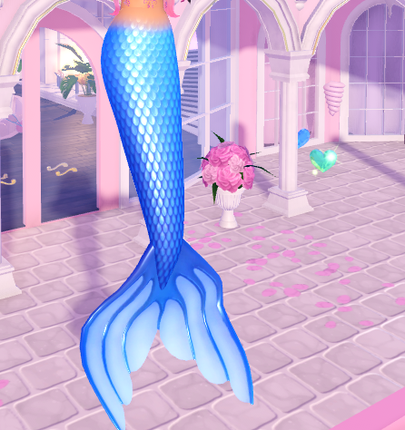 vexvevi's tweet photo. all the tails ive unlocked so far in the new royale high update! all about 18k and common rarity (i believe) the last is the fire elemental one https://t.co/CH3eiSQVyW