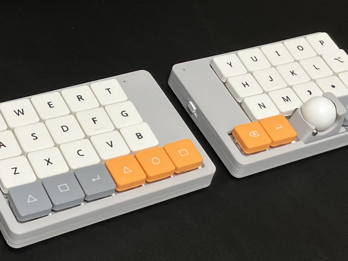分割キーボードconductorに、刻印入りキーキャップ「ゆcaps」を装着！
既製品のような美しい仕上がりでめちゃくちゃテンション上がってます。
打ち心地も素晴らしい、最高！！

#ゆcaps
#conductor